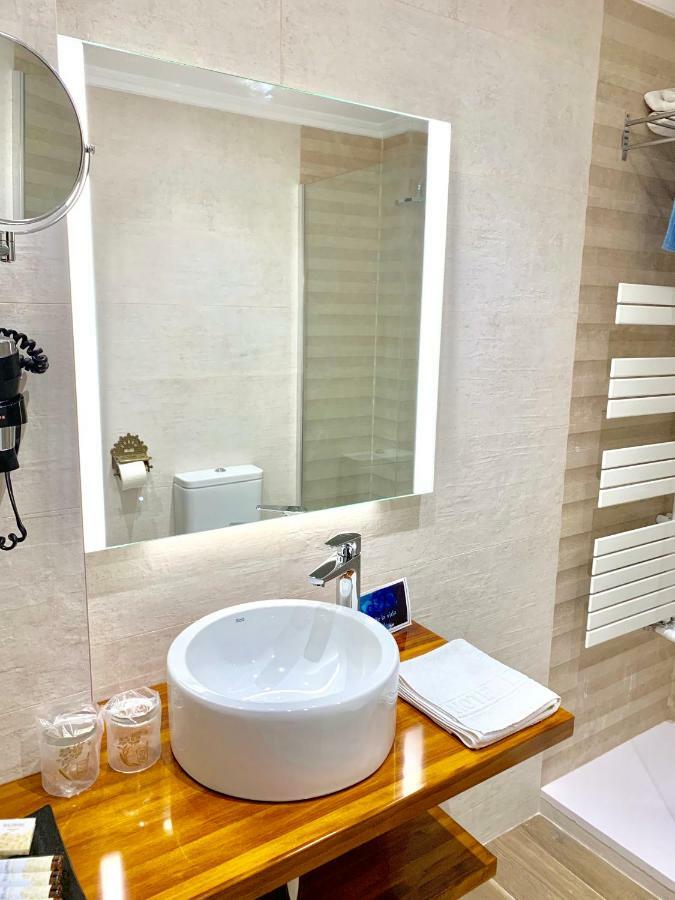Hotel Tres Coronas De Silos 산토 도밍고 드 실로스 외부 사진