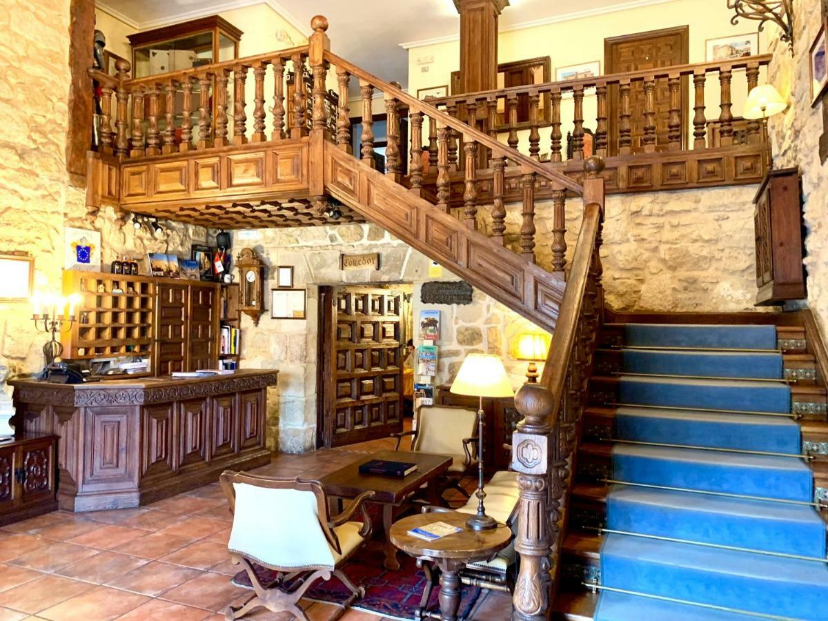 Hotel Tres Coronas De Silos 산토 도밍고 드 실로스 외부 사진