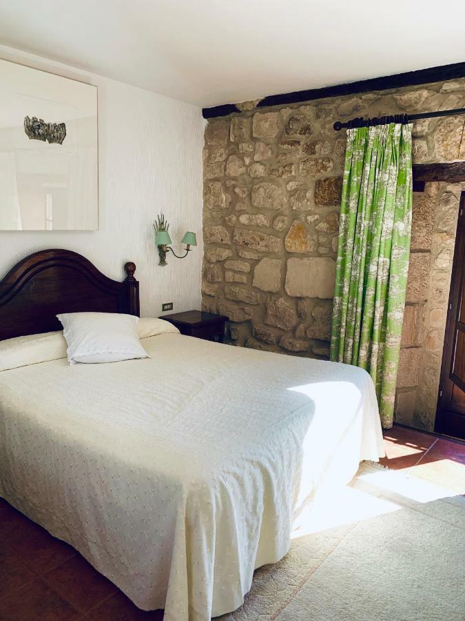 Hotel Tres Coronas De Silos 산토 도밍고 드 실로스 외부 사진